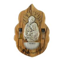 Load image into Gallery viewer, Olive wood wall plaque - Holy Family Scene
