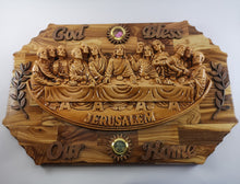 Load image into Gallery viewer, Olive wood Last Supper wall Plaque
